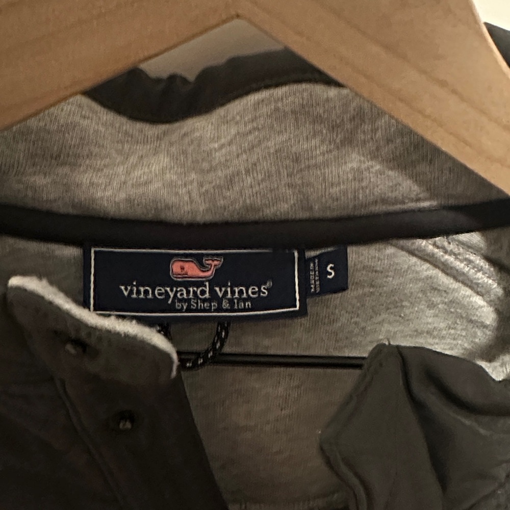 Vineyard Vines Black and Gray Zip Up Sweater - Picture 2 of 4